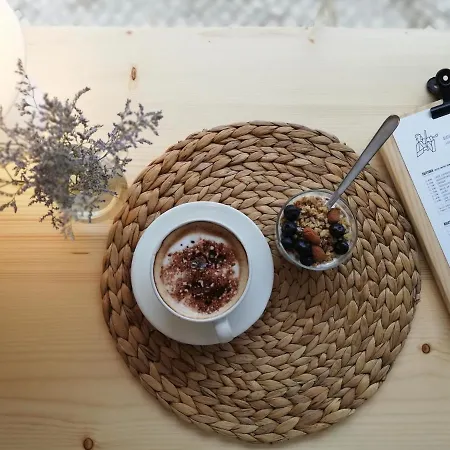 O Violas - Art Coffee & 3*